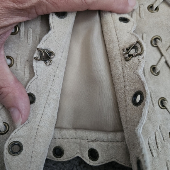 Chicos Suede Leather Jacket Size 2 Beige/Tan Eyelet Braided Thread Studs Western - Picture 7 of 12